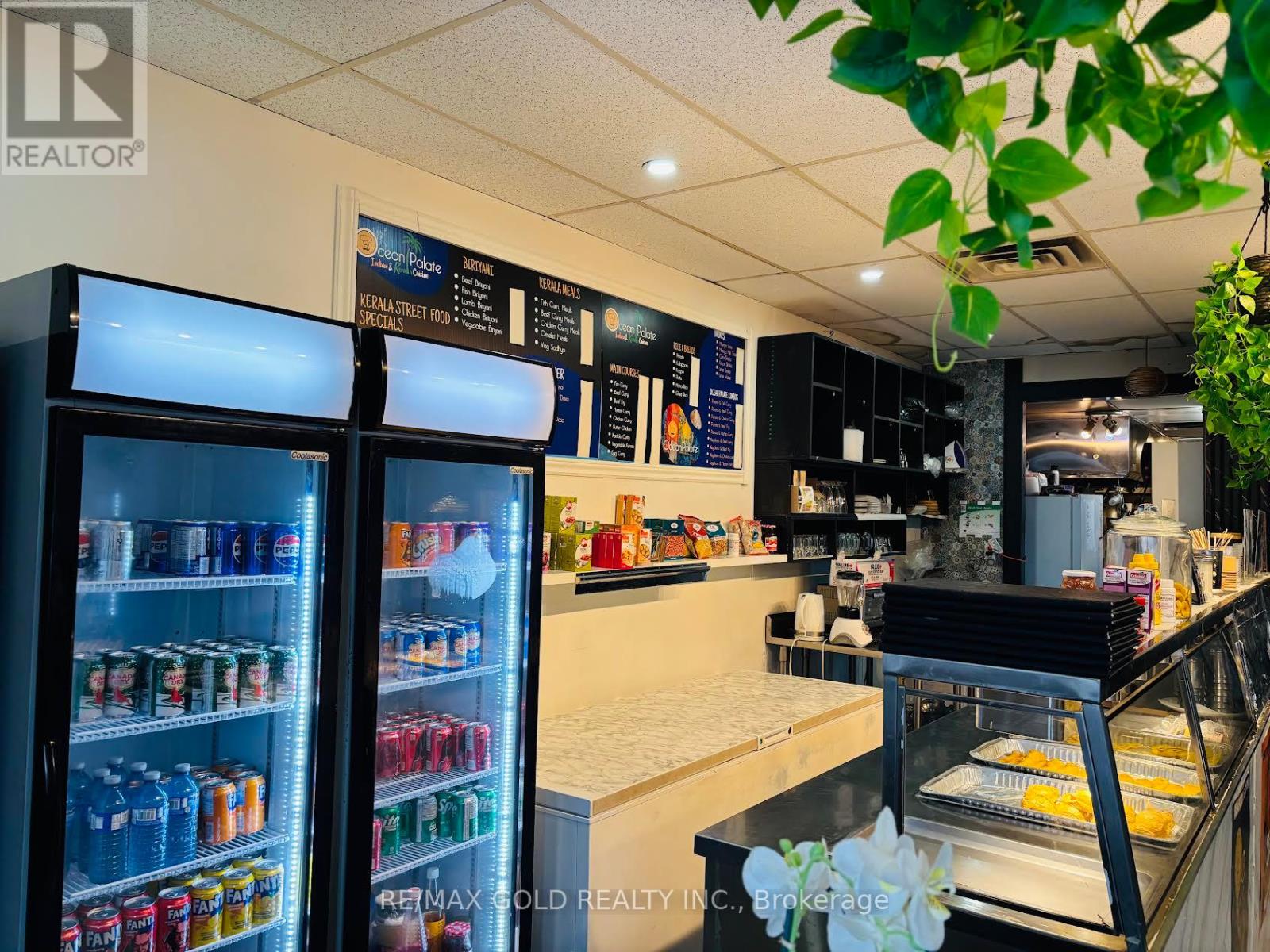 2732 Barton Street E, Hamilton, Ontario  L8E 4M6 - Photo 4 - X12677660