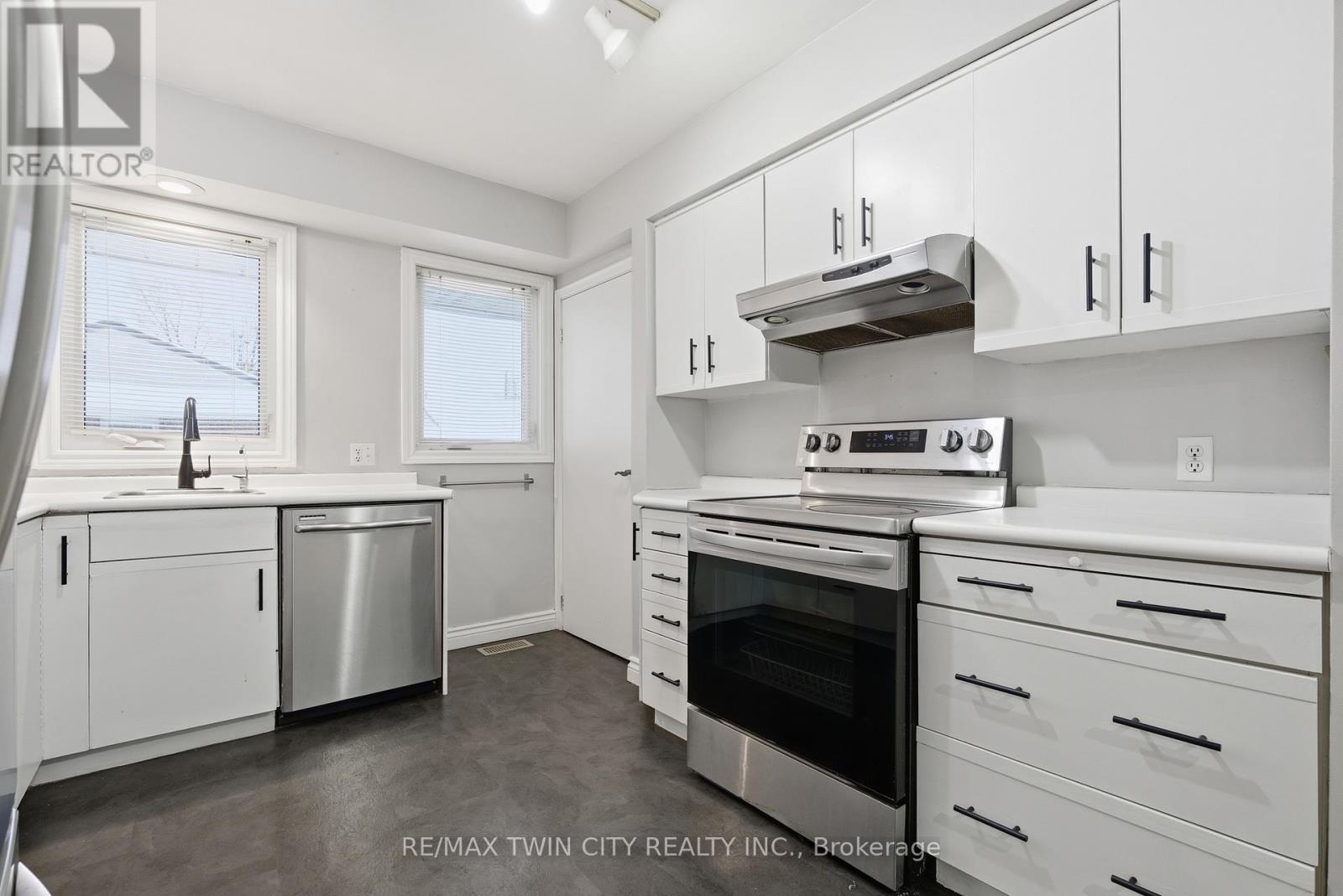 18 Harber Avenue, Kitchener, Ontario  N2C 1Y8 - Photo 13 - X12677744