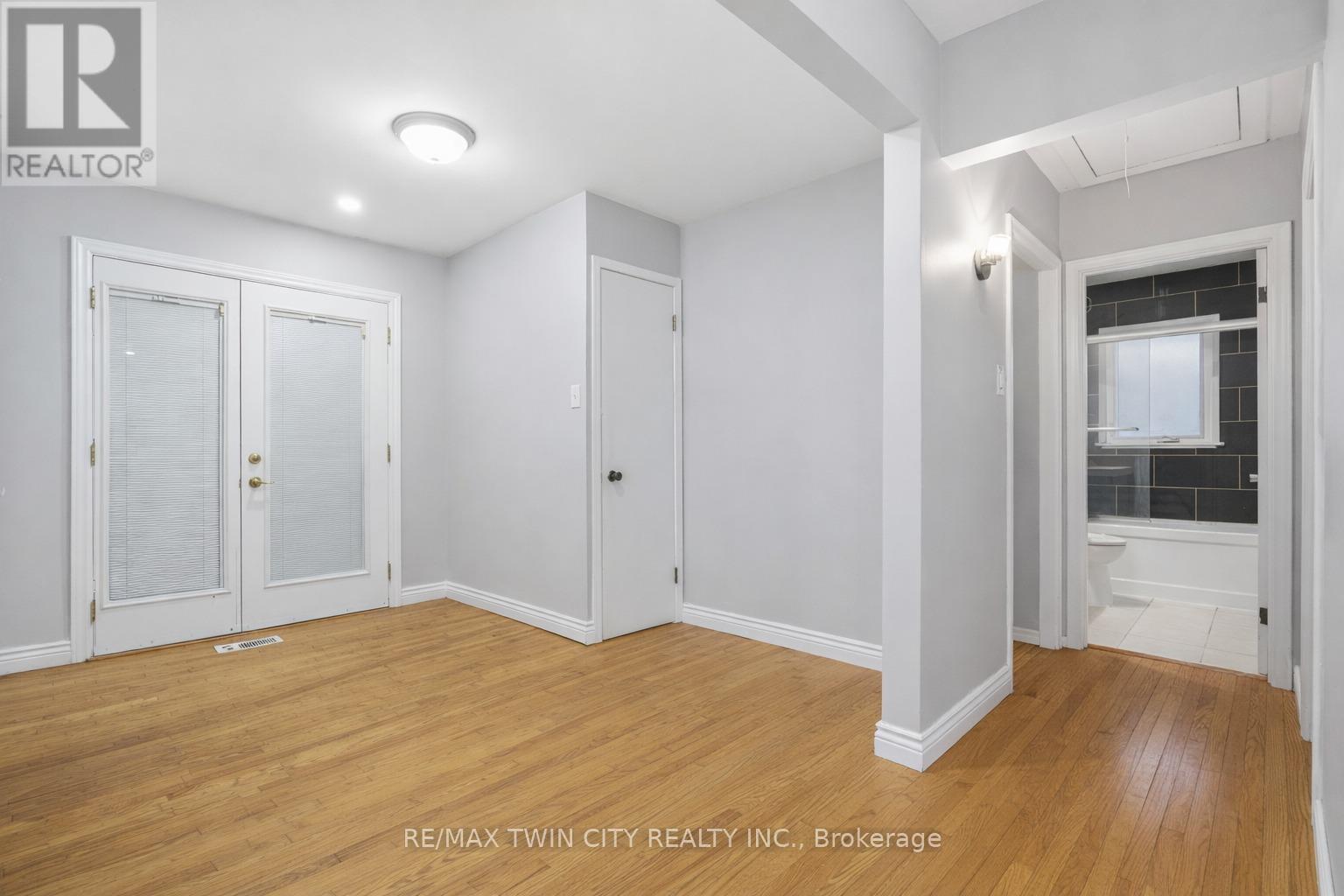 18 Harber Avenue, Kitchener, Ontario  N2C 1Y8 - Photo 15 - X12677744