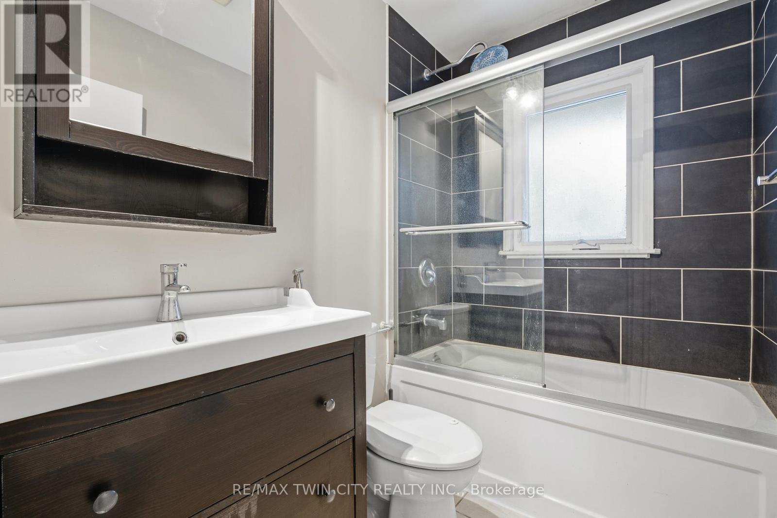 18 Harber Avenue, Kitchener, Ontario  N2C 1Y8 - Photo 24 - X12677744