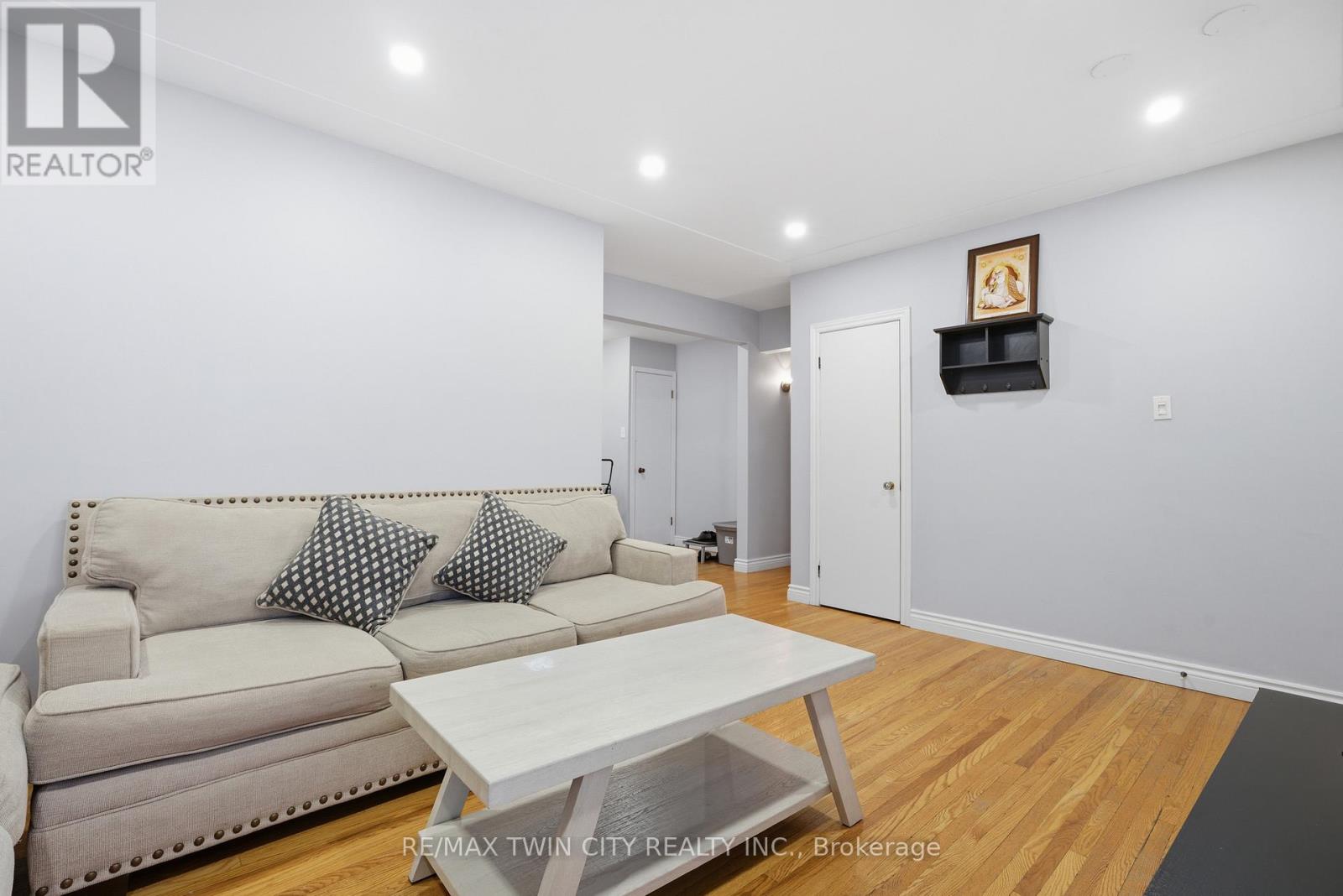 18 Harber Avenue, Kitchener, Ontario  N2C 1Y8 - Photo 6 - X12677744