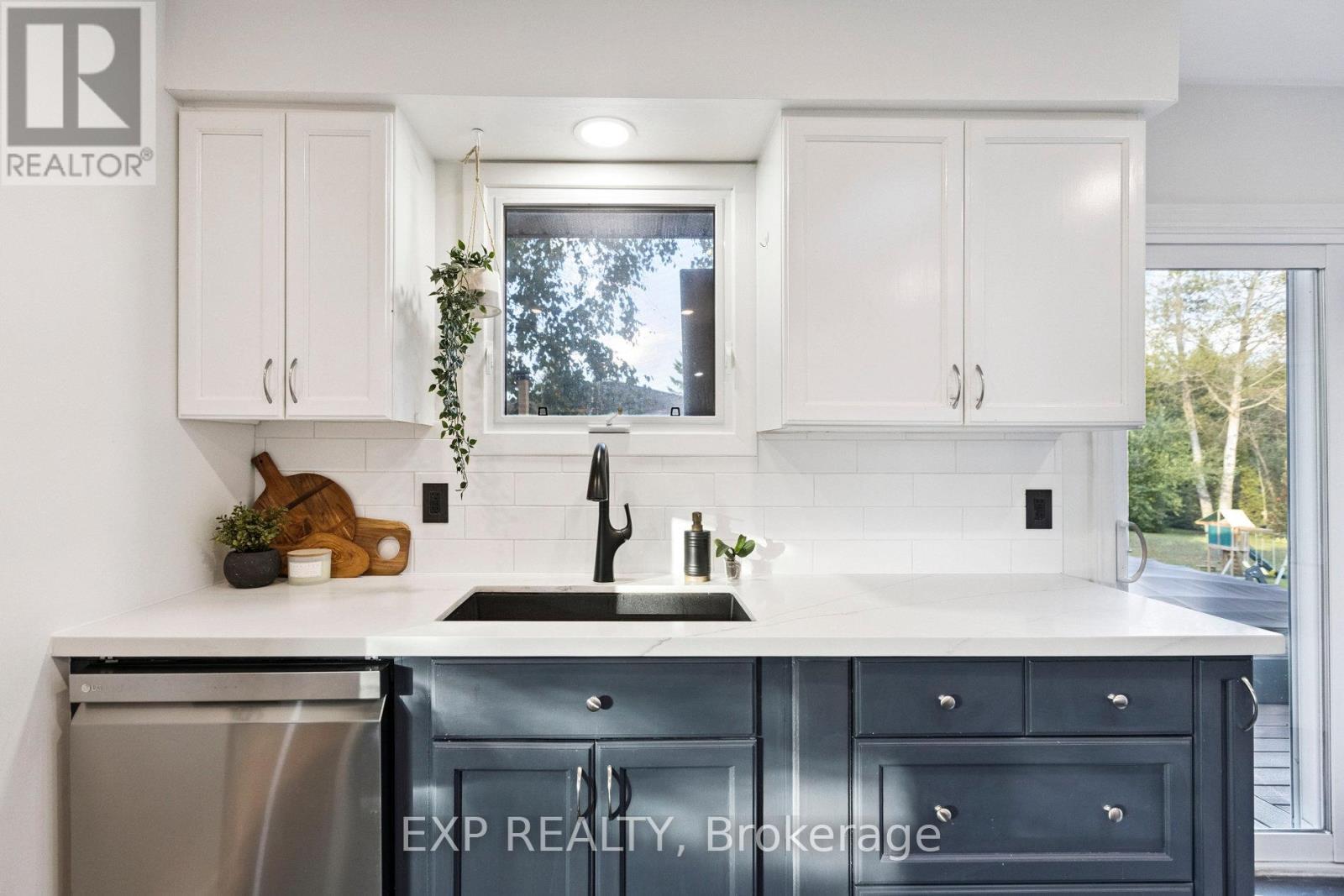 7429 Sideroad 20 Side Road, Mapleton, Ontario  N0B 1A0 - Photo 11 - X12677796