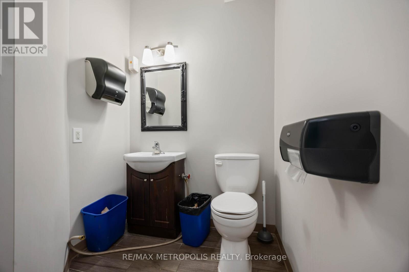 D - 281 Campbell Street, Sarnia, Ontario  N7T 2H2 - Photo 10 - X12677810