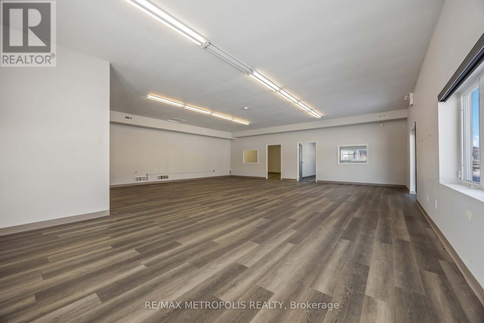 D - 281 Campbell Street, Sarnia, Ontario  N7T 2H2 - Photo 4 - X12677810