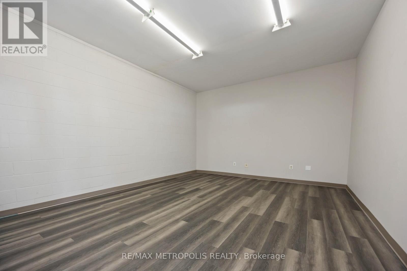 D - 281 Campbell Street, Sarnia, Ontario  N7T 2H2 - Photo 6 - X12677810