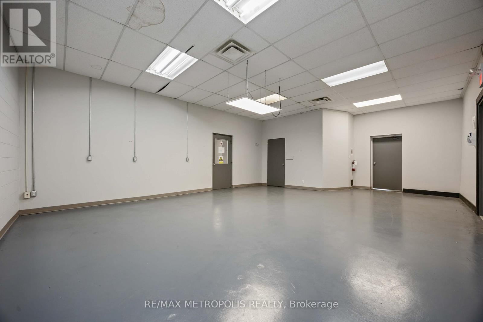 D - 281 Campbell Street, Sarnia, Ontario  N7T 2H2 - Photo 9 - X12677810