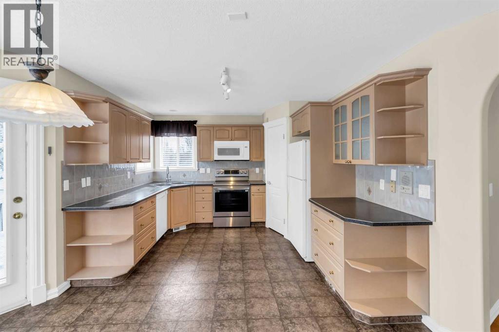 155 Lakeview Cove, Chestermere, Alberta  T1X 1C1 - Photo 9 - A2274018