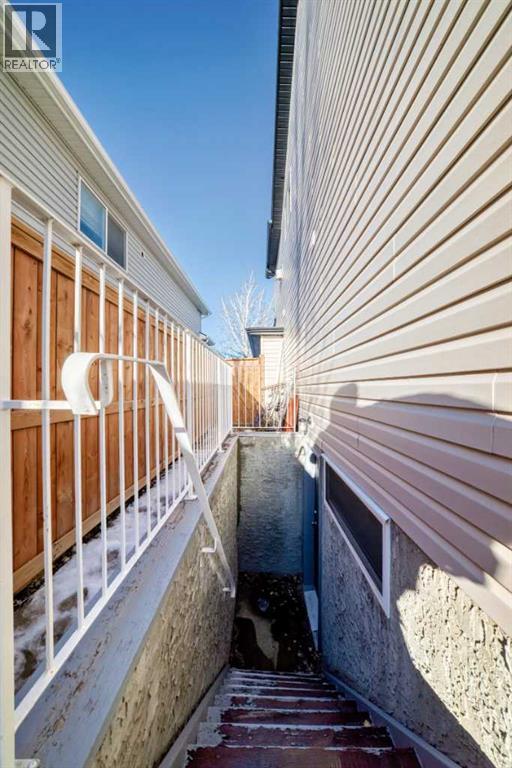 51 Everstone Boulevard Sw, Calgary, Alberta  T2Y 4E2 - Photo 3 - A2275373