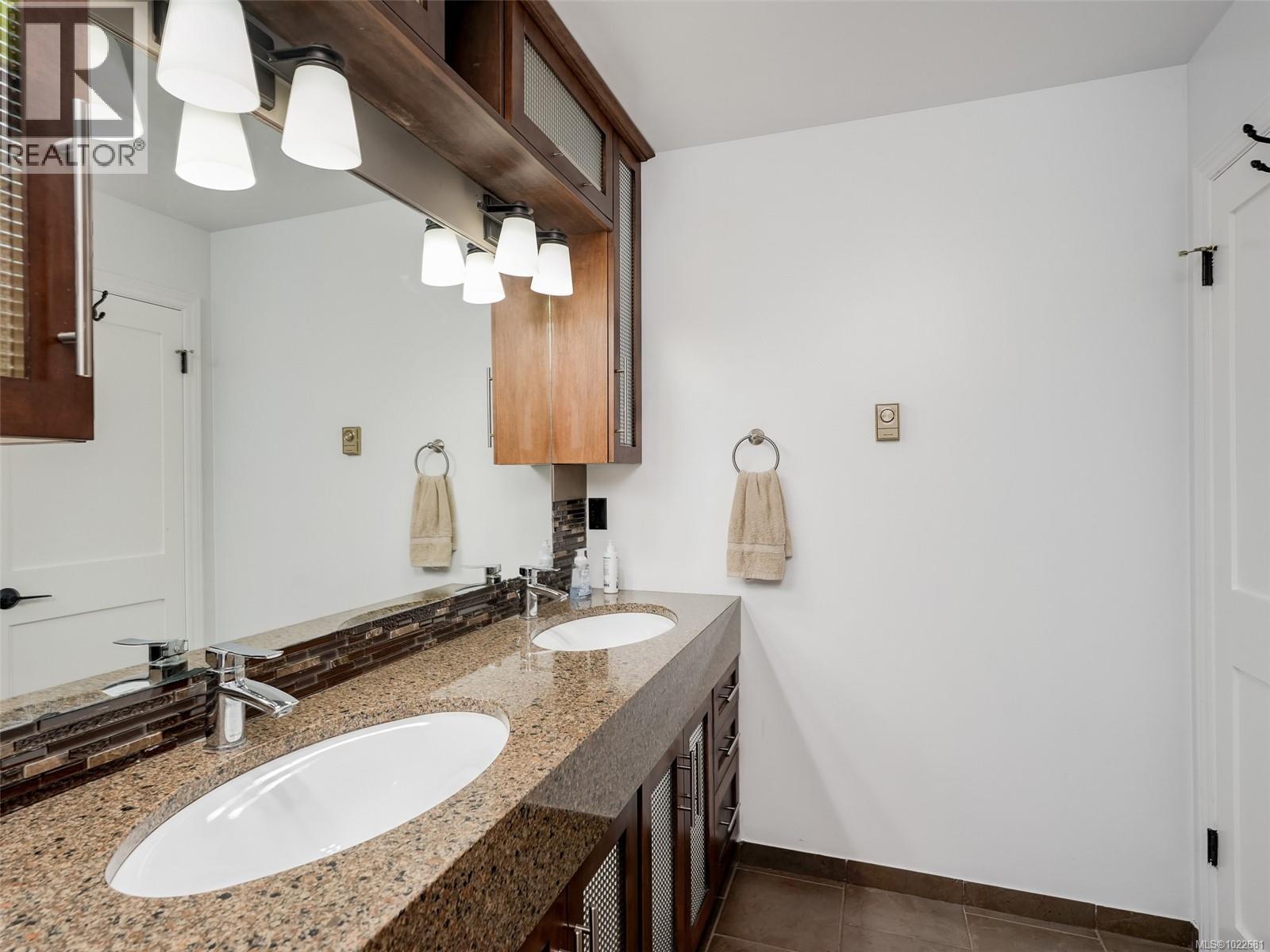 727 Paskin Way, Saanich, British Columbia  V8Z 6N4 - Photo 21 - 1022681