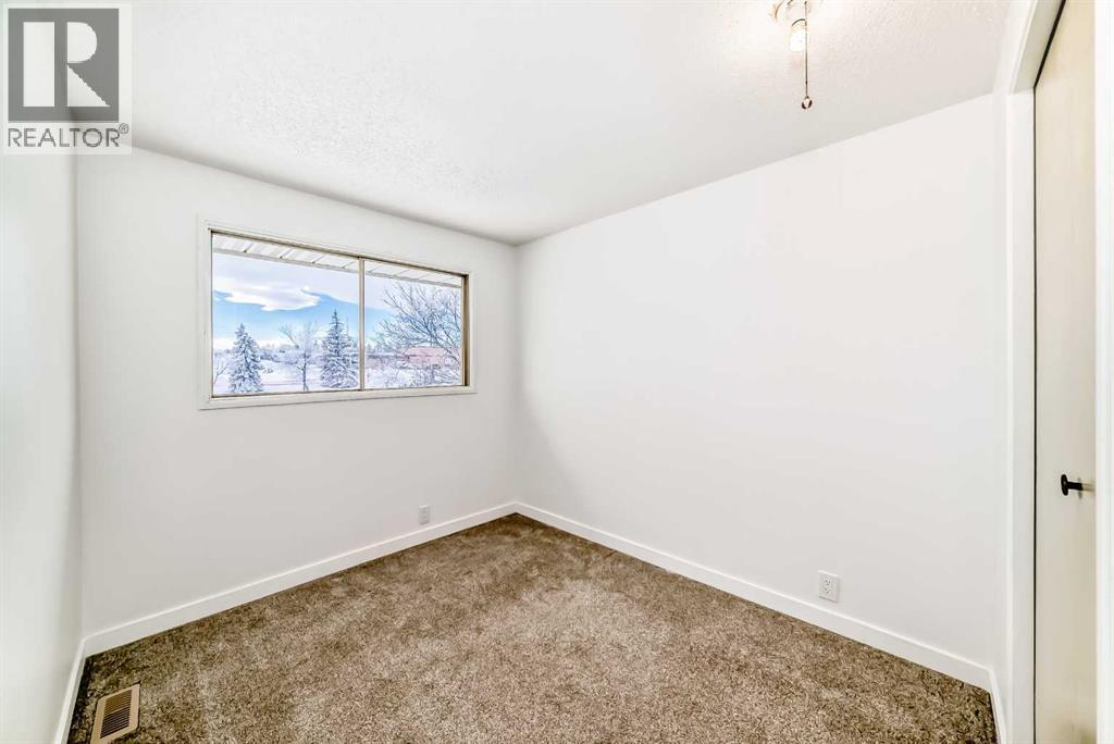 51a Fonda Green Se, Calgary, Alberta  T2A 5S4 - Photo 18 - A2277840