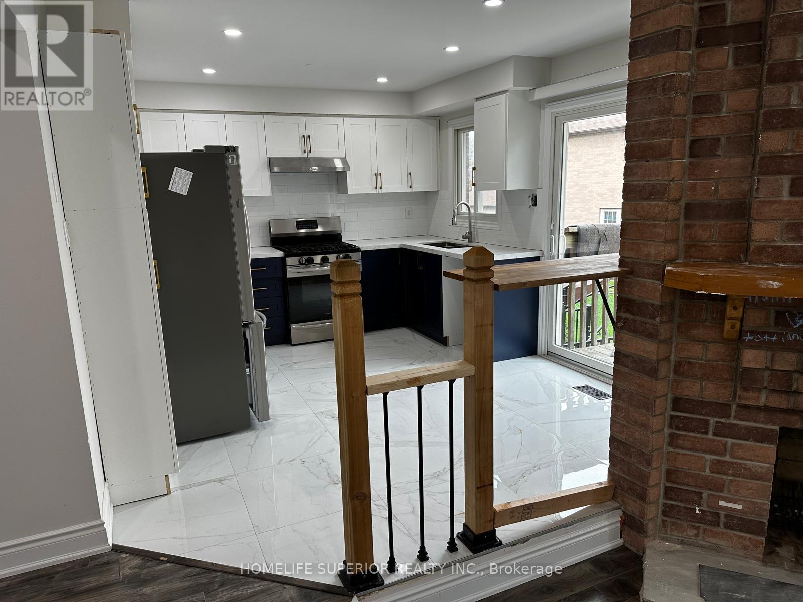 9 Nuttall Street, Brampton, Ontario  L6S 4W3 - Photo 7 - W12677900