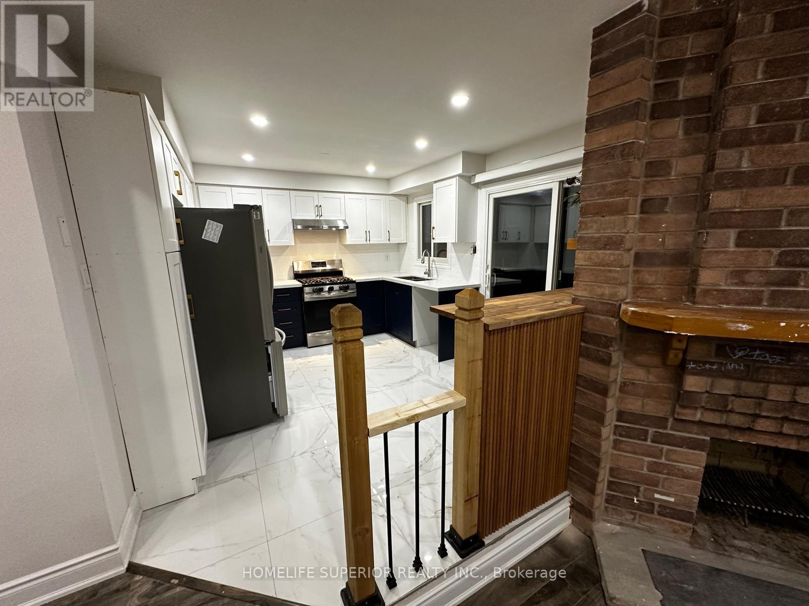 9 Nuttall Street, Brampton, Ontario  L6S 4W3 - Photo 8 - W12677900