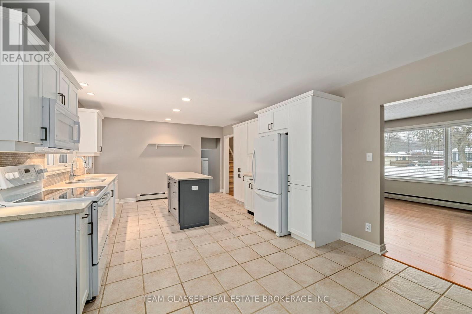 78 Dennis Avenue, London South, Ontario  N6P 1B5 - Photo 11 - X12677838