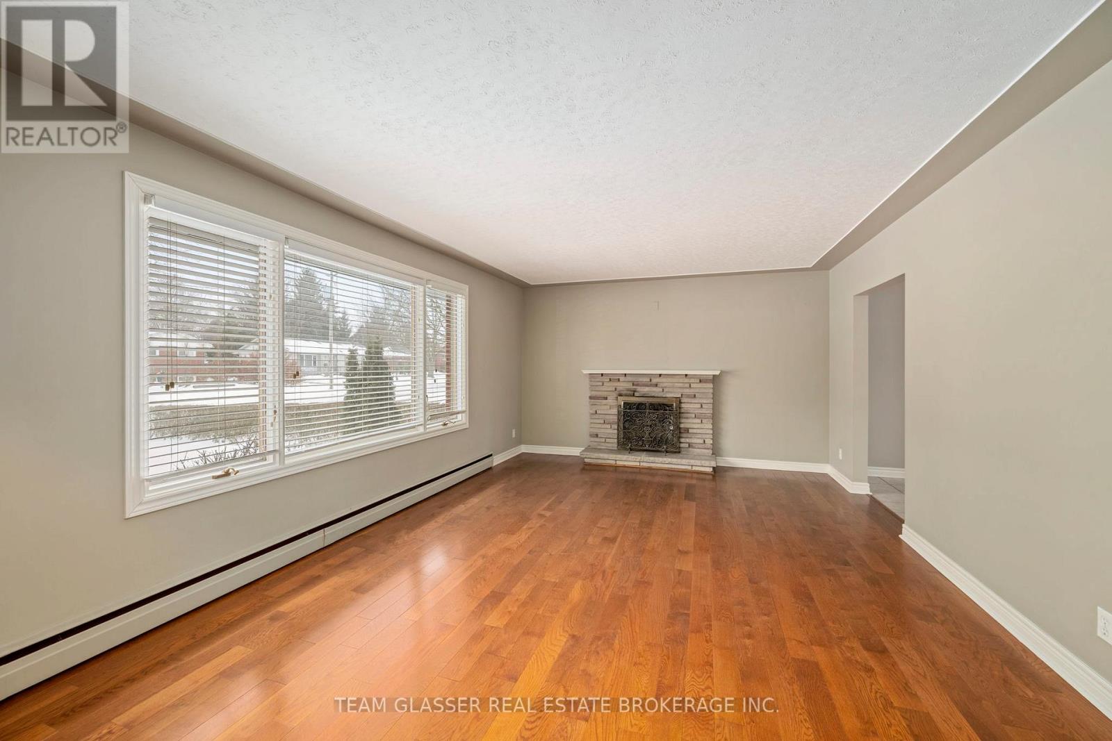 78 Dennis Avenue, London South, Ontario  N6P 1B5 - Photo 7 - X12677838