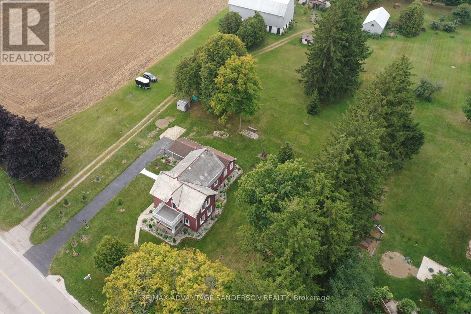 8523 Townsend Line, Lambton Shores, Ontario  N0M 1B0 - Photo 11 - X12677876