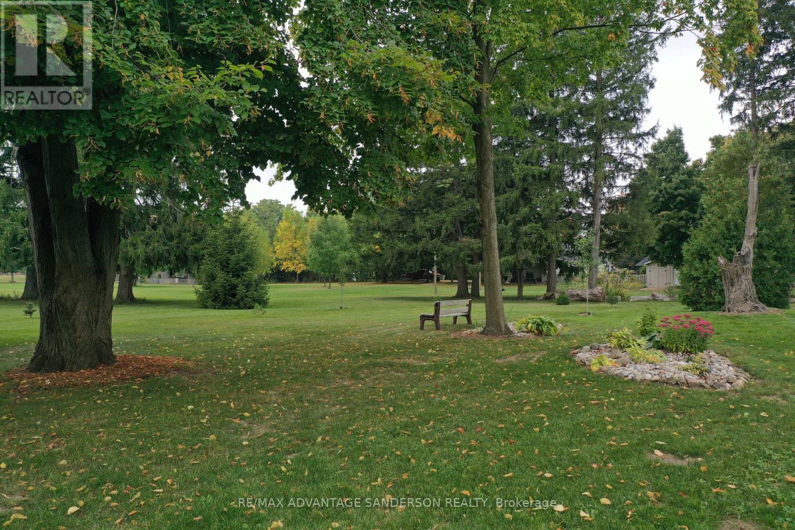 8523 Townsend Line, Lambton Shores, Ontario  N0M 1B0 - Photo 14 - X12677876