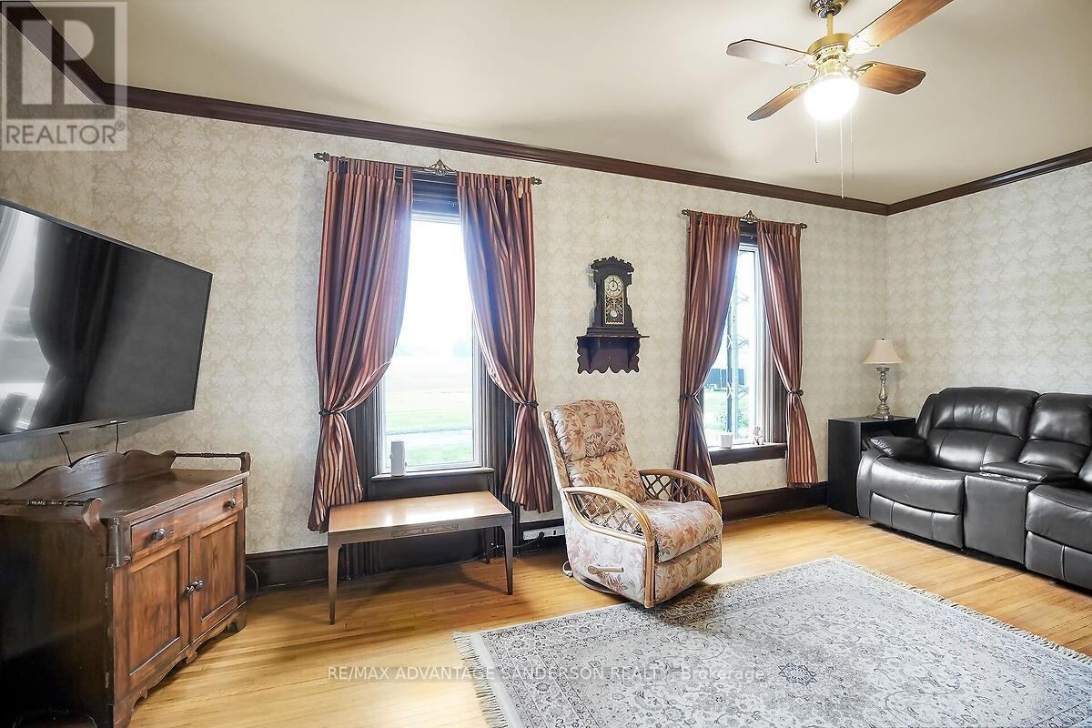 8523 Townsend Line, Lambton Shores, Ontario  N0M 1B0 - Photo 19 - X12677876