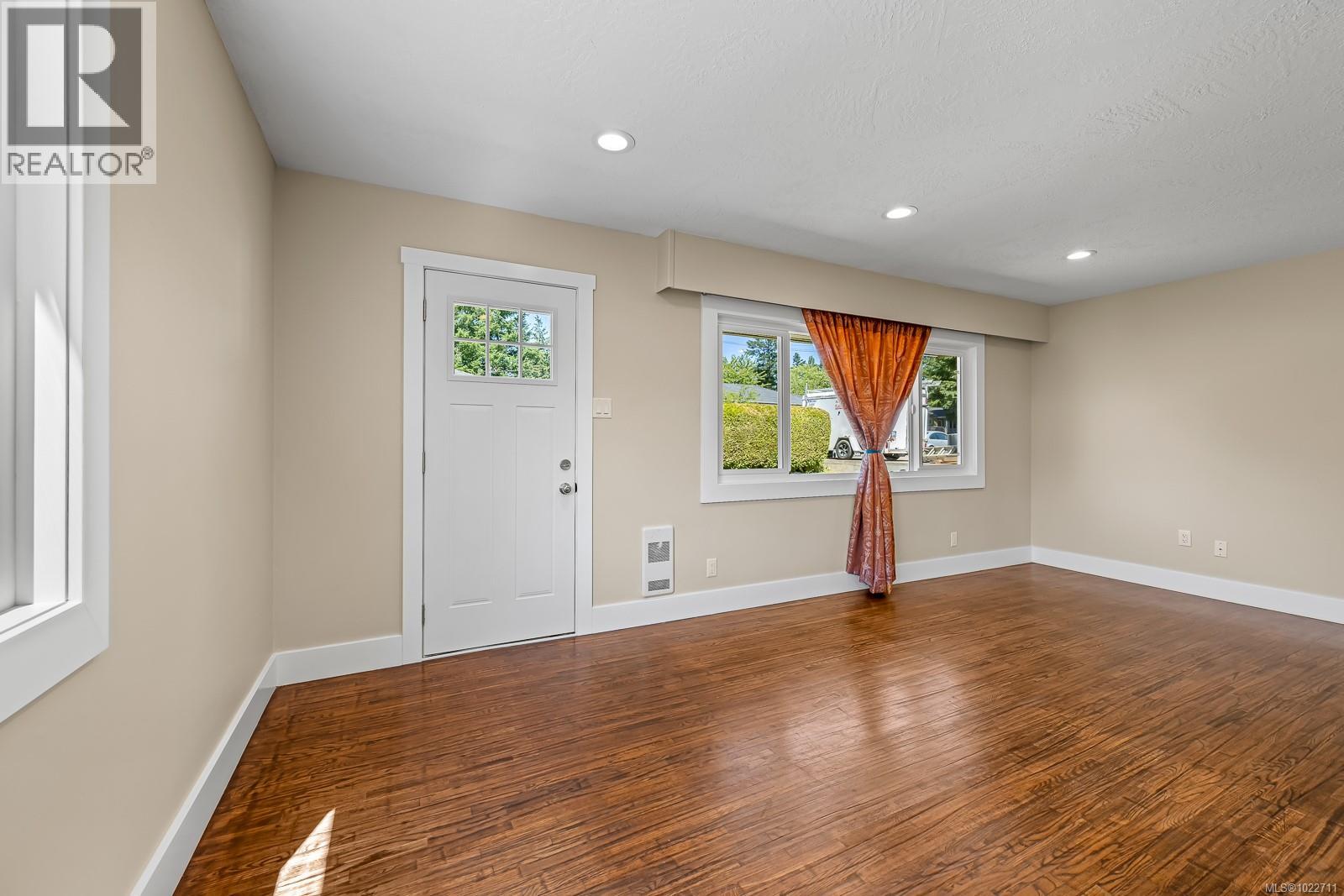 1825 Robb Ave, Comox, British Columbia  V9M 2C9 - Photo 16 - 1022711