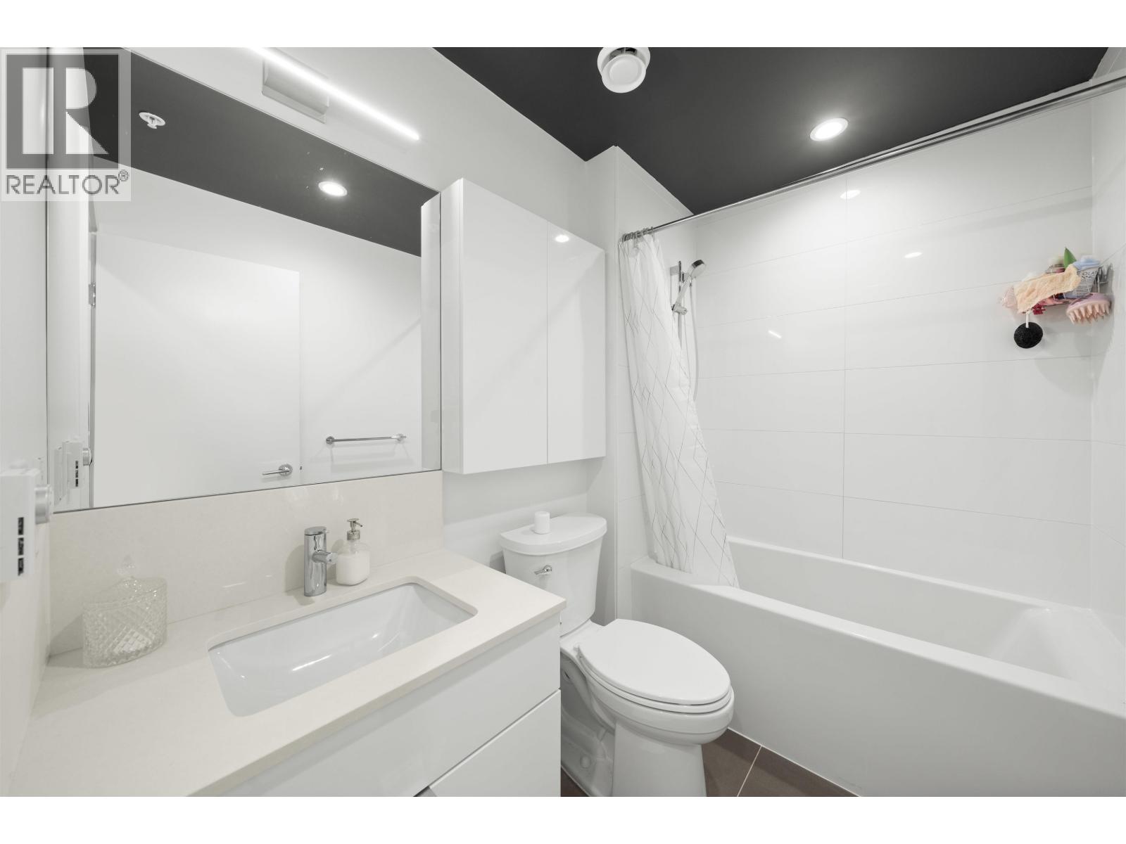 201 2446 Shaughnessy Street, Port Coquitlam, British Columbia  V3C 3E5 - Photo 32 - R3077504