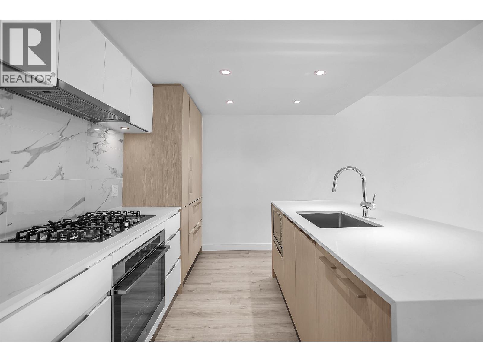 602 1500 Fern Street, North Vancouver, British Columbia V7J 0E6 - Photo 18 - R3077511