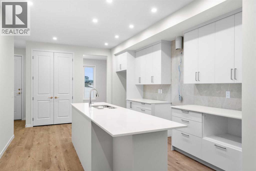 107 Royston Way Nw, Calgary, Alberta  T3L 0M4 - Photo 3 - A2277807