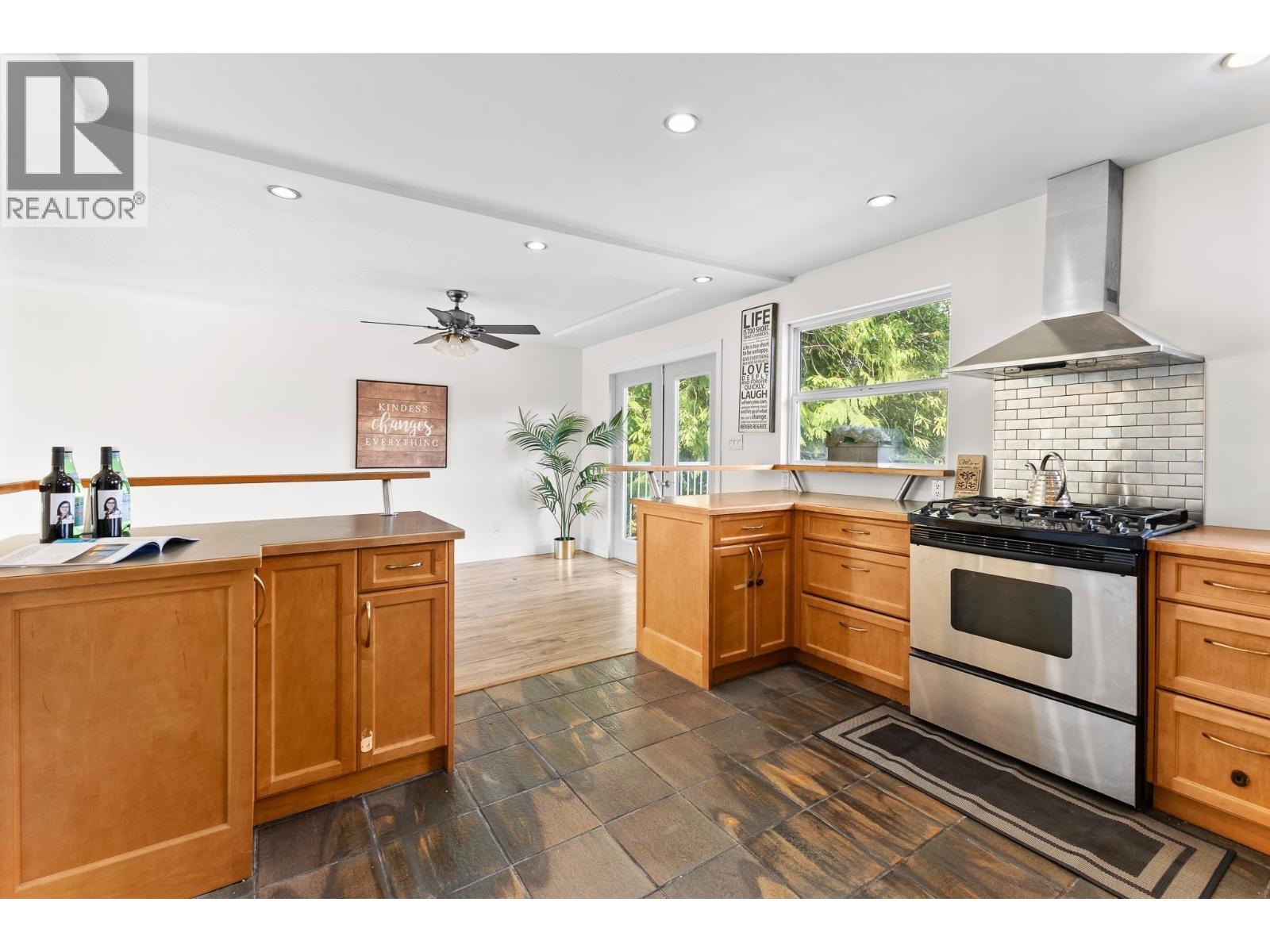 1119 Sprice Avenue, Coquitlam, British Columbia  V3J 2P3 - Photo 3 - R3077483