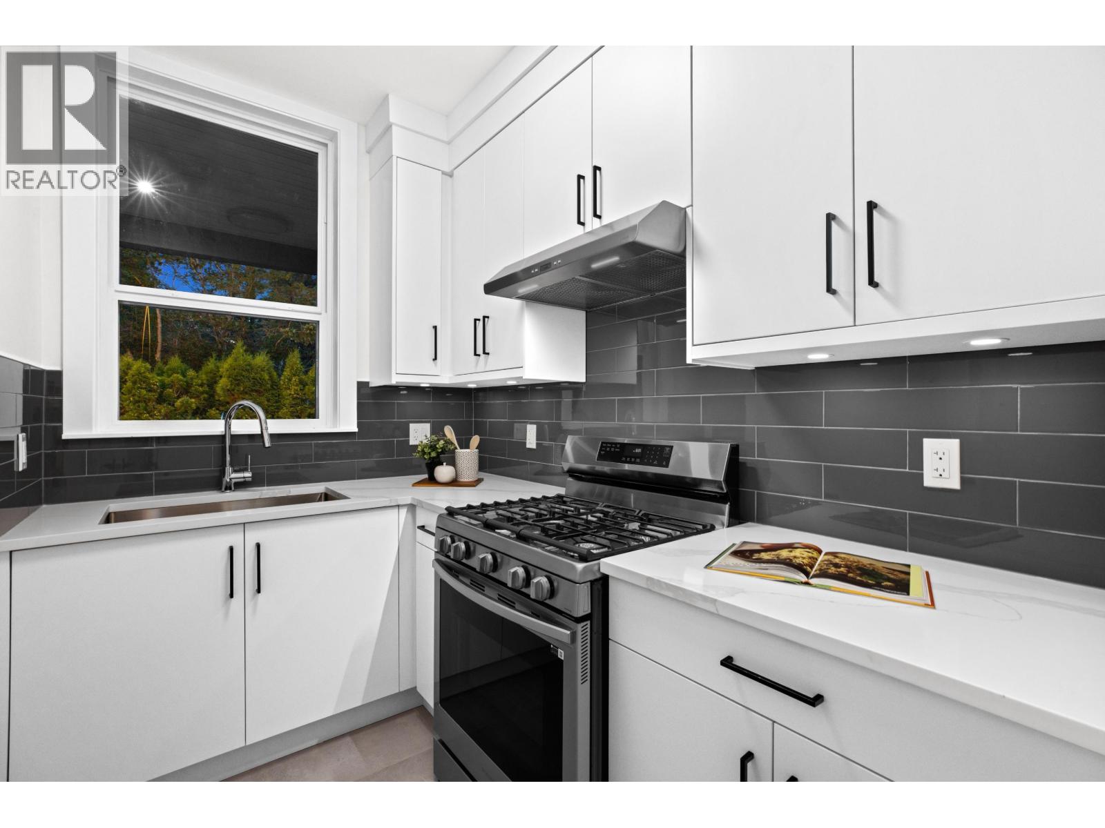 11078 243b Street, Maple Ridge, British Columbia  V2W 1H5 - Photo 10 - R3077506