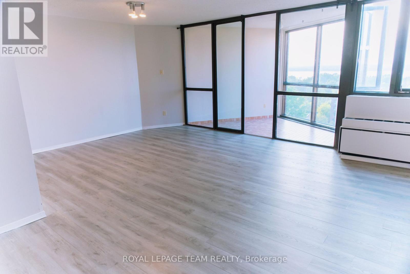 1516 - 2871 Richmond Road, Ottawa, Ontario  K2B 8M5 - Photo 4 - X12312185