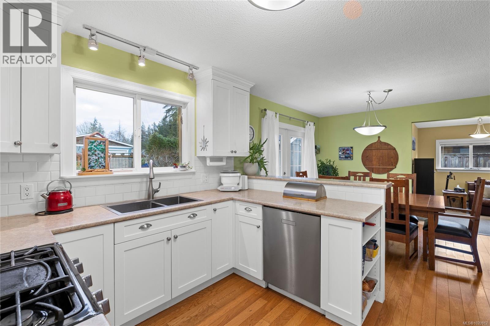 816 Woodland Dr, Parksville, British Columbia V9P 1Z2 - Photo 5 - 1020912