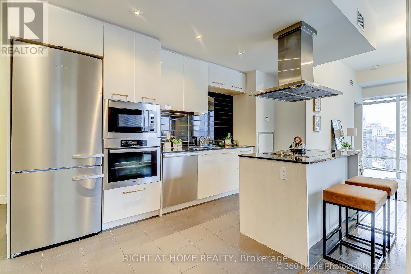 908 - 8 THE ESPLANADE, Toronto, Ontario