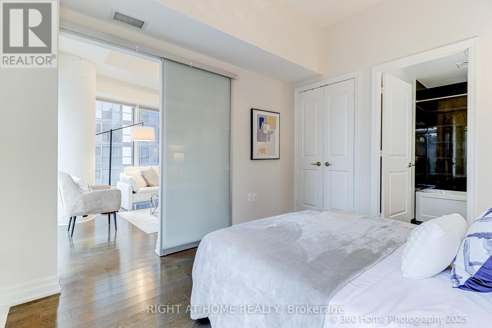 908 - 8 The Esplanade, Toronto, Ontario  M5E 0A6 - Photo 18 - C12677910