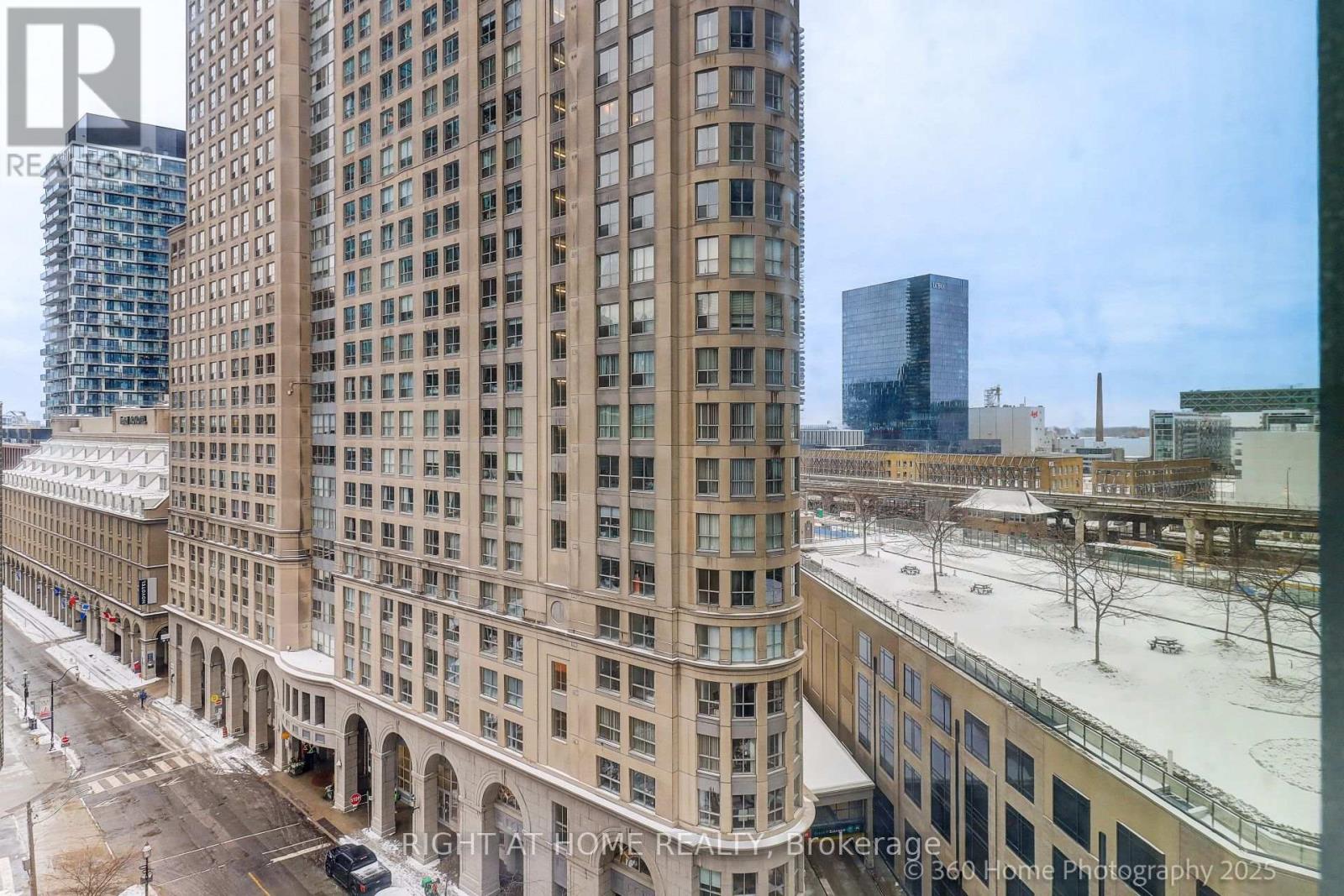 908 - 8 The Esplanade, Toronto, Ontario  M5E 0A6 - Photo 22 - C12677910