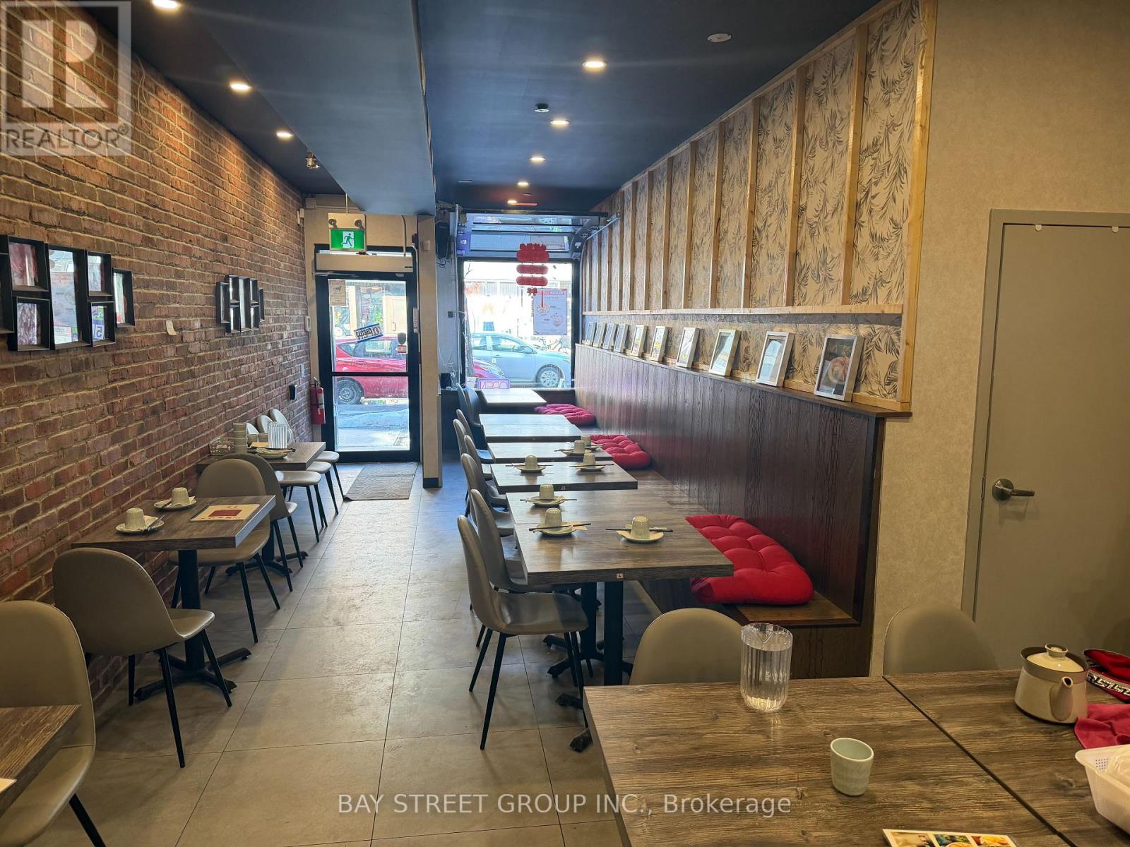 Main Fl - 515 Bloor Street W, Toronto, Ontario  M5S 1Y4 - Photo 3 - C12677962