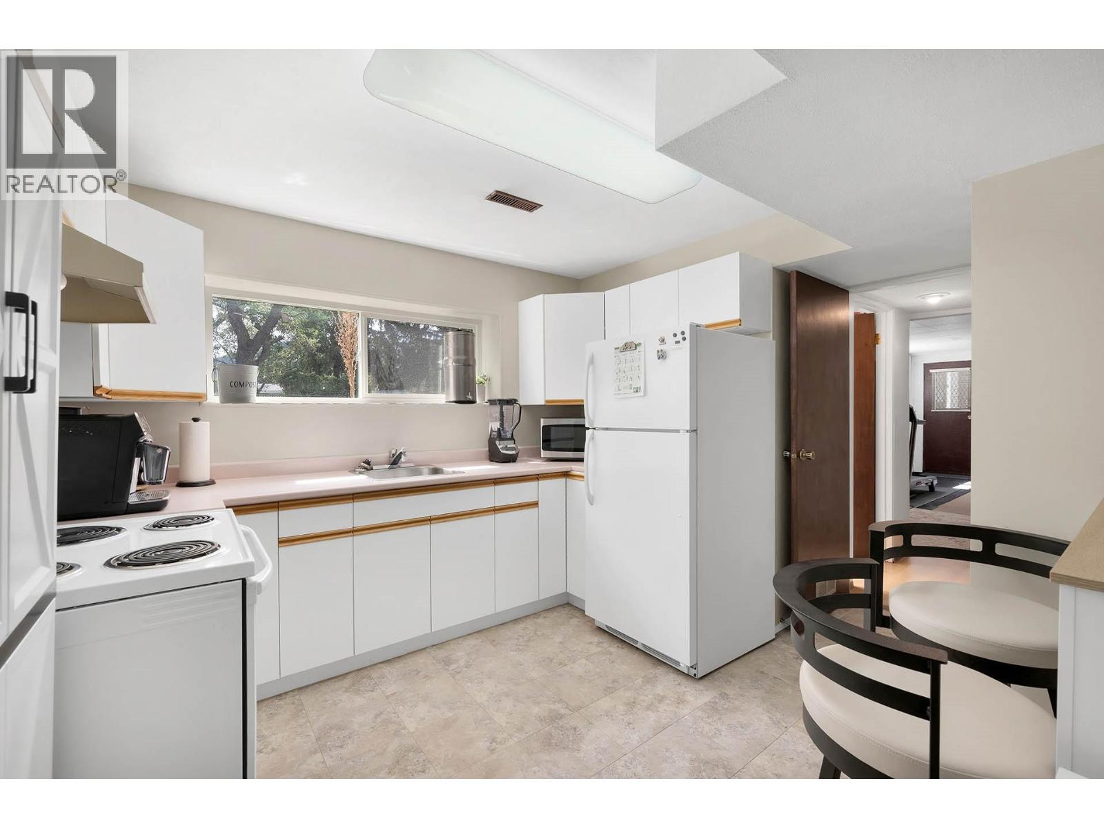 3576 Mountainview Place, Kamloops, British Columbia  V2B 7B4 - Photo 27 - 10372290