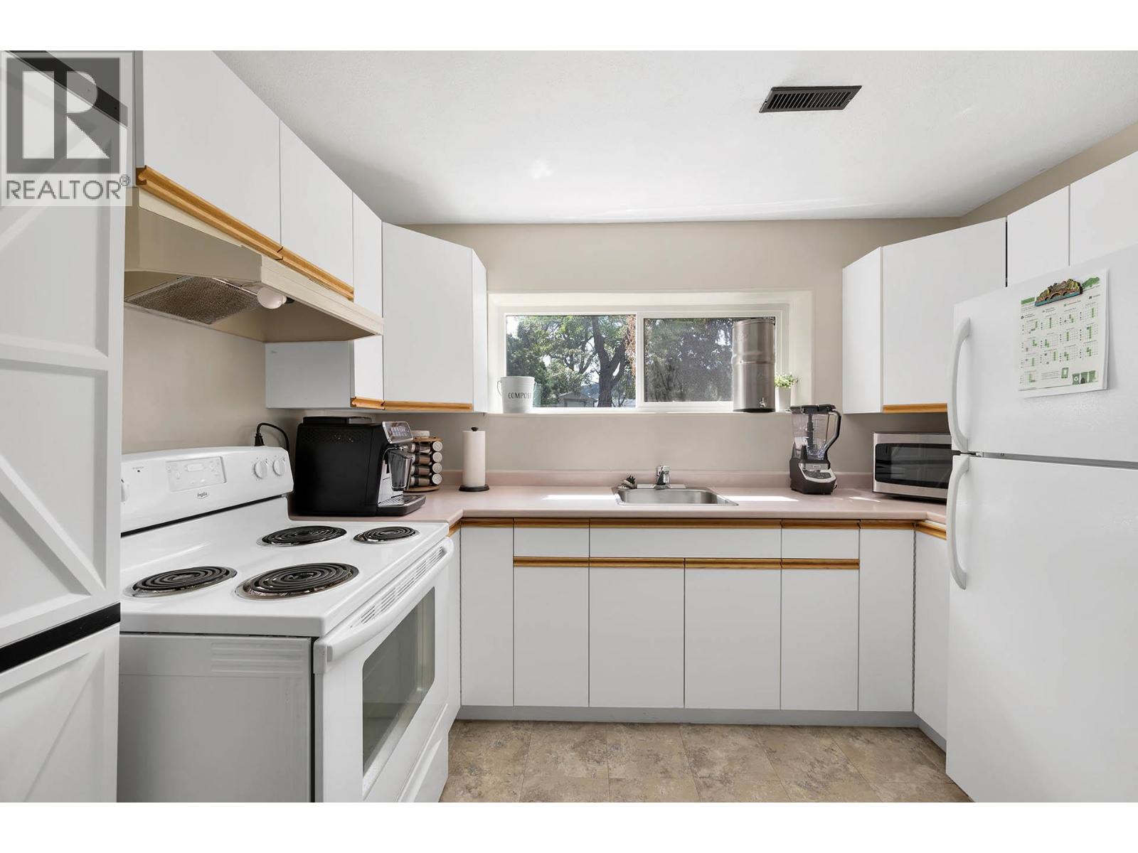 3576 Mountainview Place, Kamloops, British Columbia  V2B 7B4 - Photo 28 - 10372290