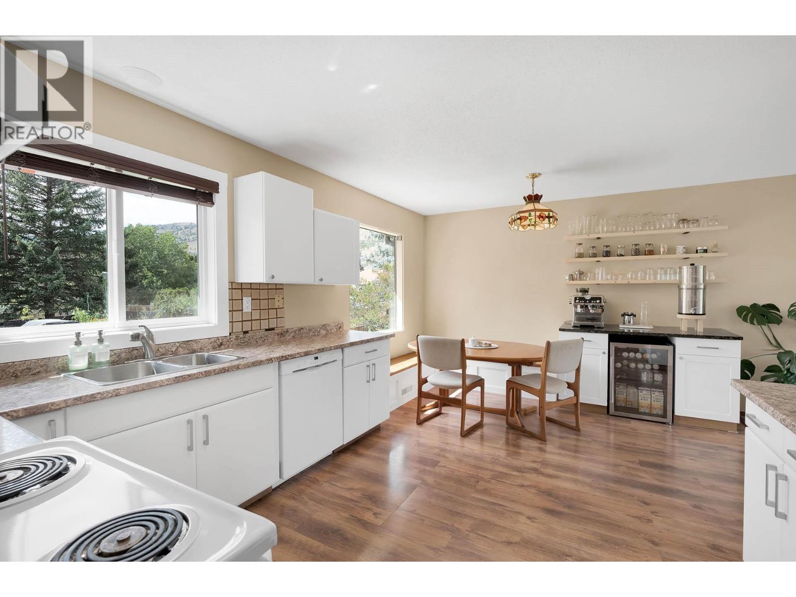 3576 Mountainview Place, Kamloops, British Columbia  V2B 7B4 - Photo 11 - 10372290