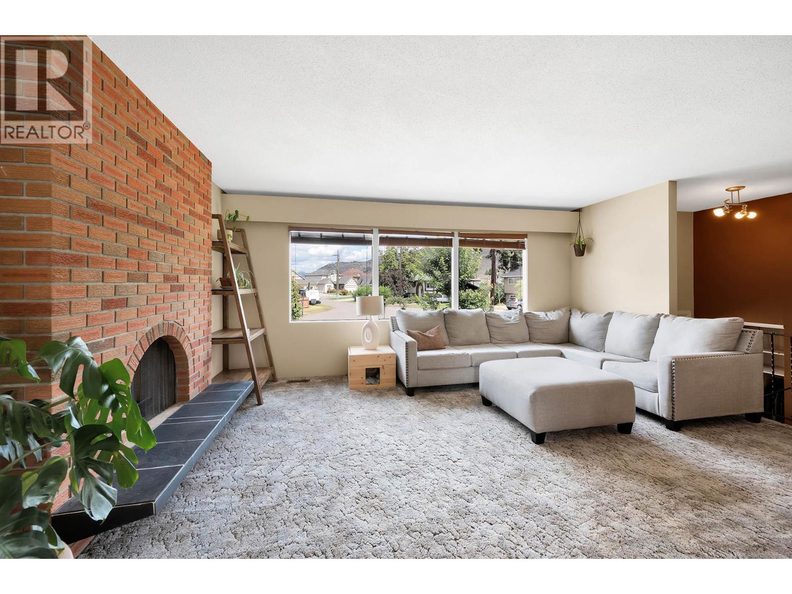 3576 Mountainview Place, Kamloops, British Columbia  V2B 7B4 - Photo 3 - 10372290