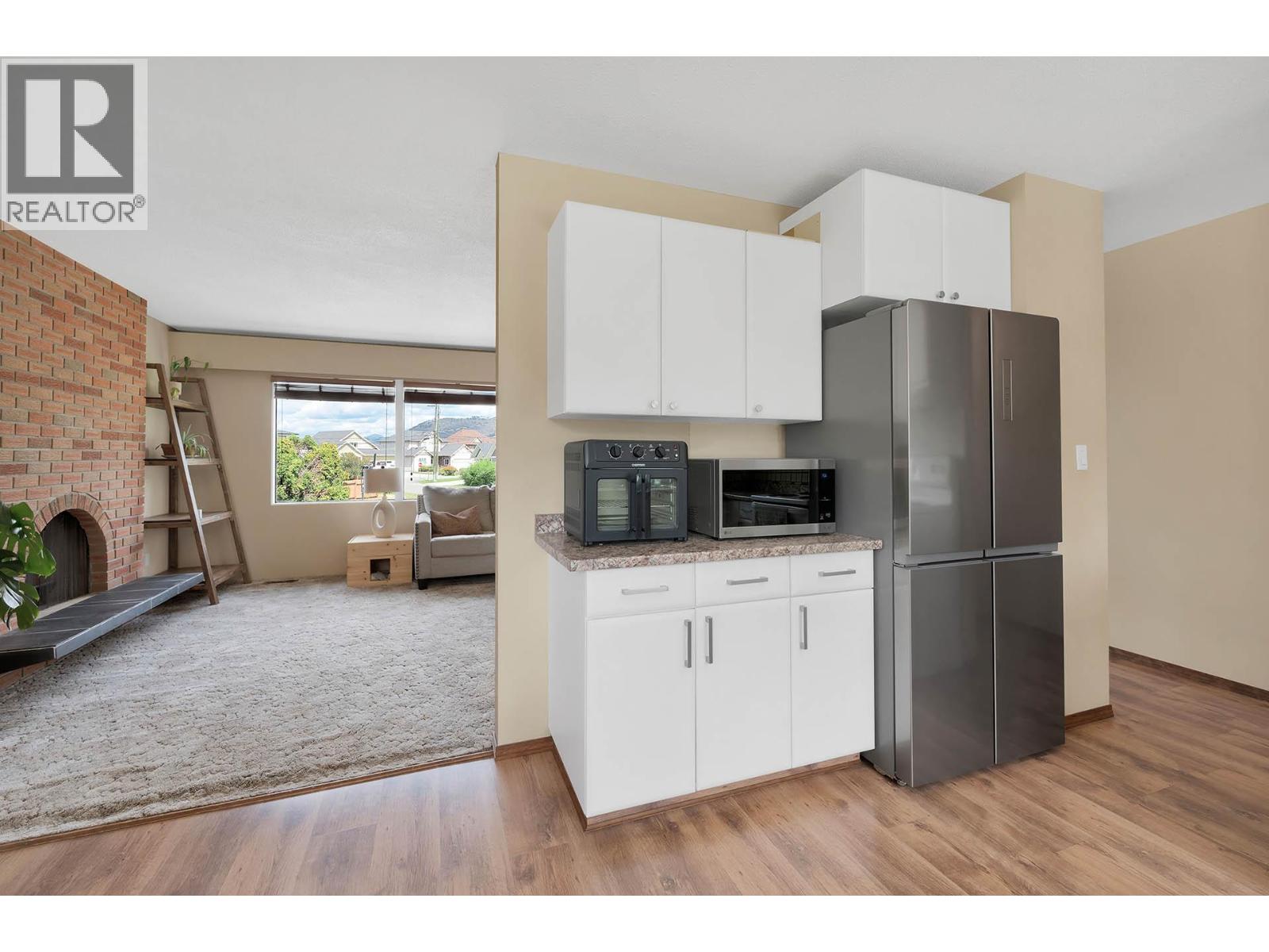 3576 Mountainview Place, Kamloops, British Columbia  V2B 7B4 - Photo 9 - 10372290