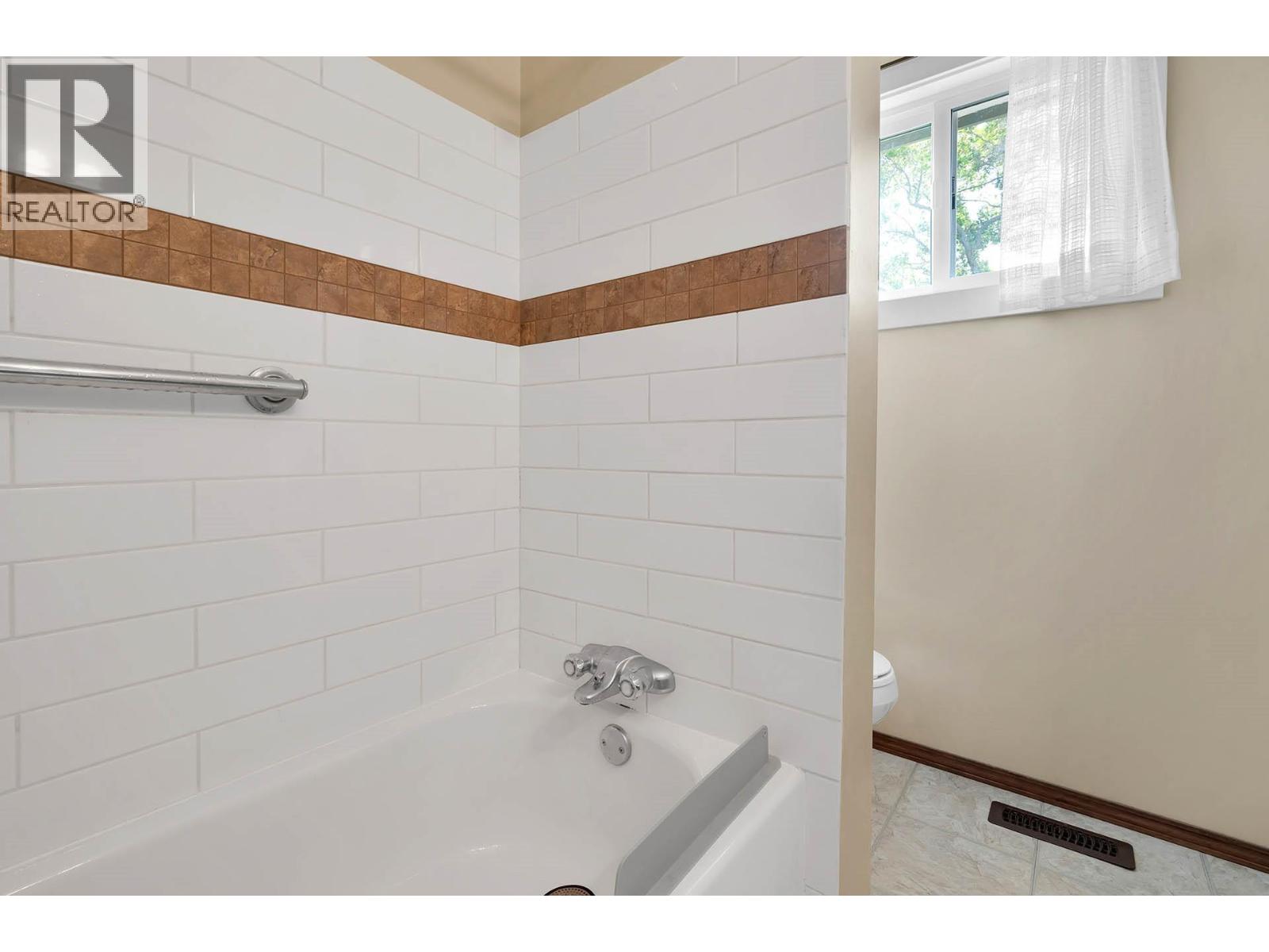 3576 Mountainview Place, Kamloops, British Columbia  V2B 7B4 - Photo 20 - 10372290