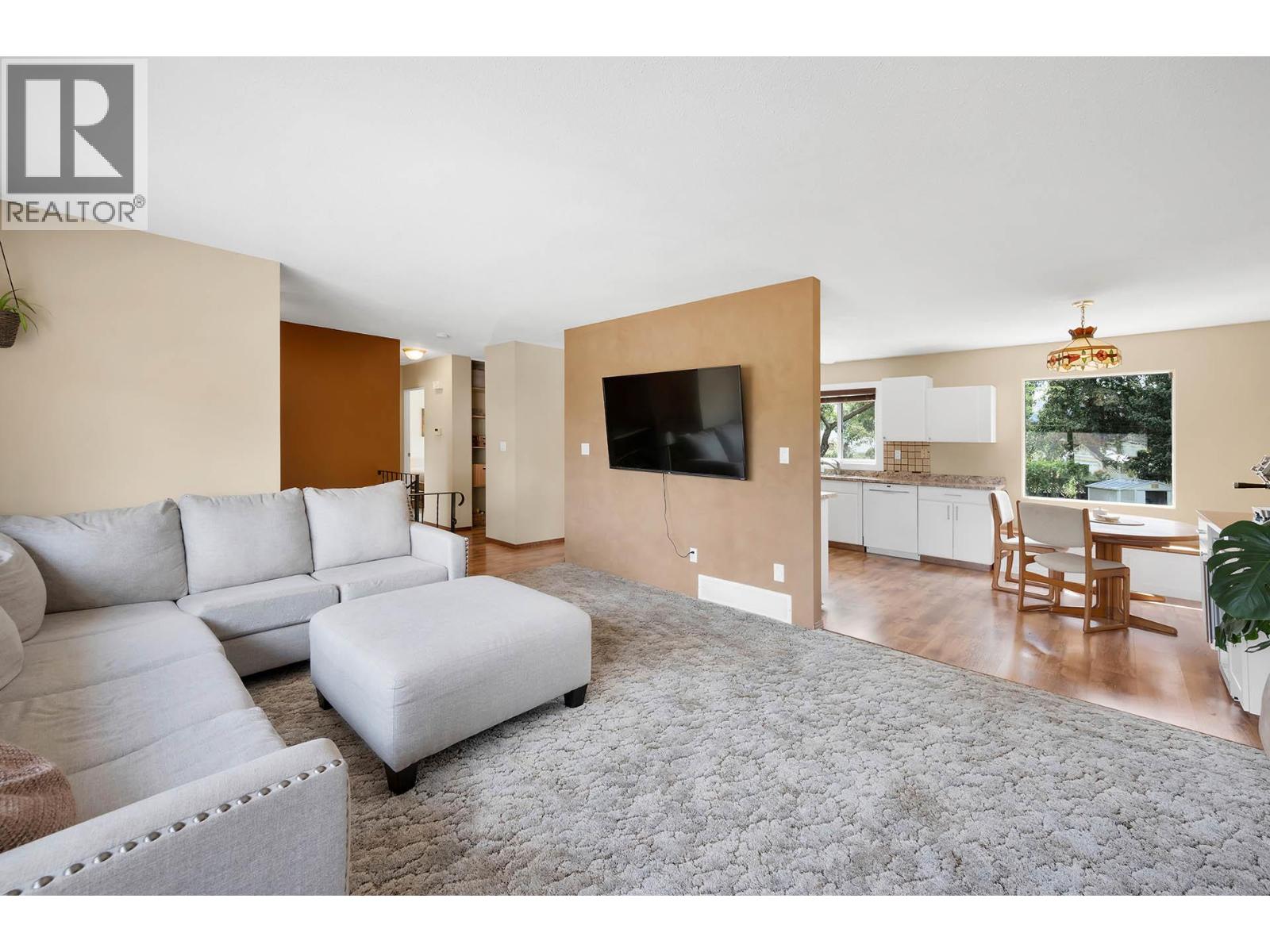 3576 Mountainview Place, Kamloops, British Columbia  V2B 7B4 - Photo 5 - 10372290