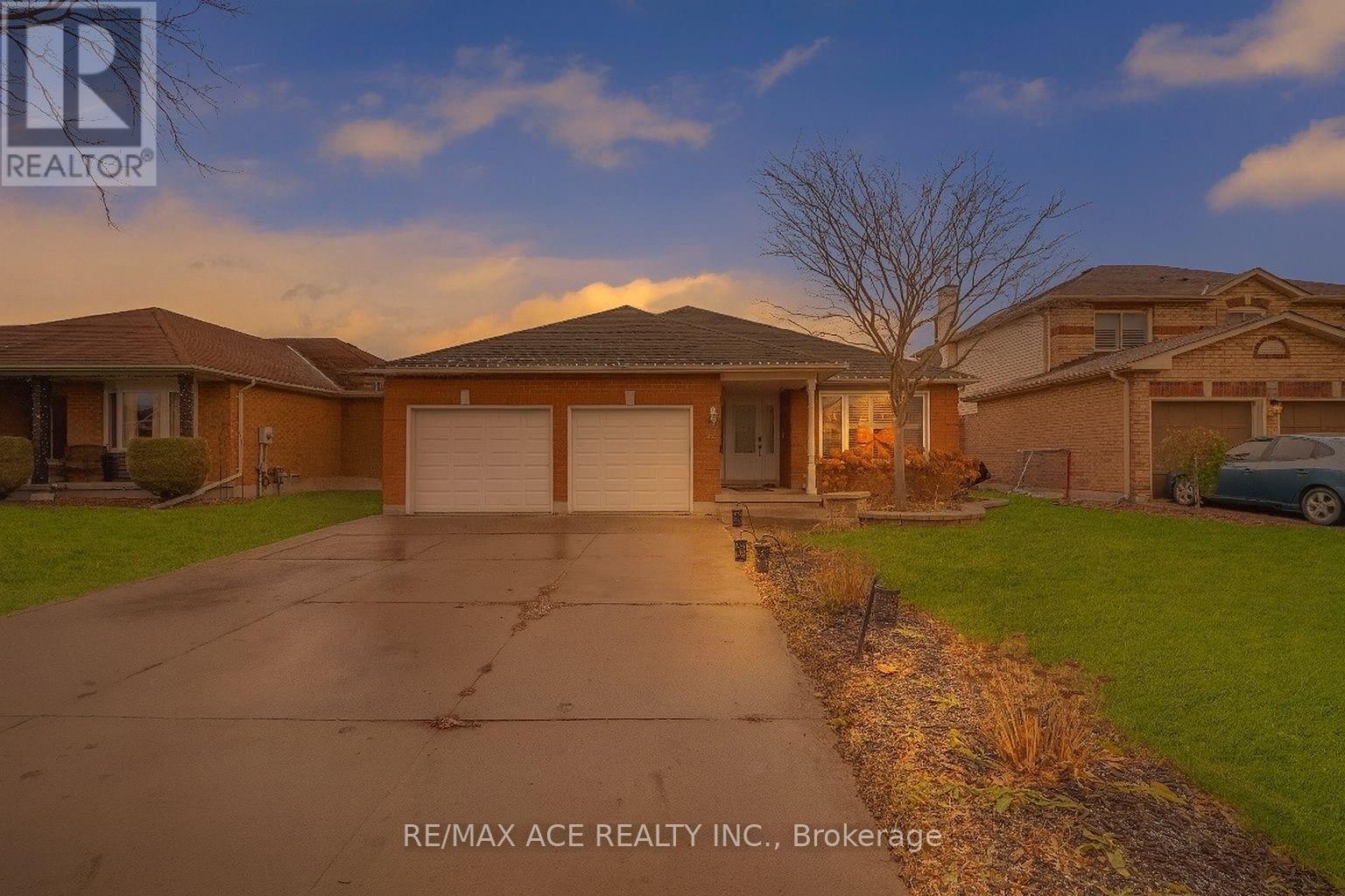 52 FOSTER CREEK DRIVE, Clarington, Ontario