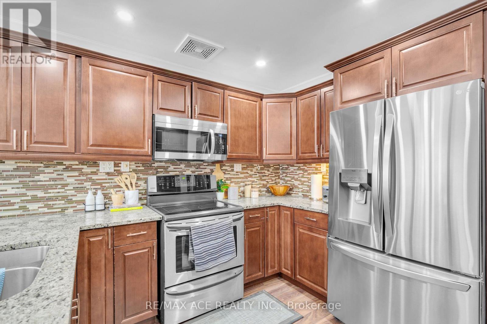 52 Foster Creek Drive, Clarington, Ontario  L1B 1G4 - Photo 18 - E12677834