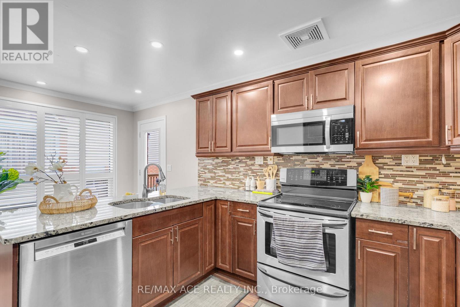 52 Foster Creek Drive, Clarington, Ontario  L1B 1G4 - Photo 19 - E12677834