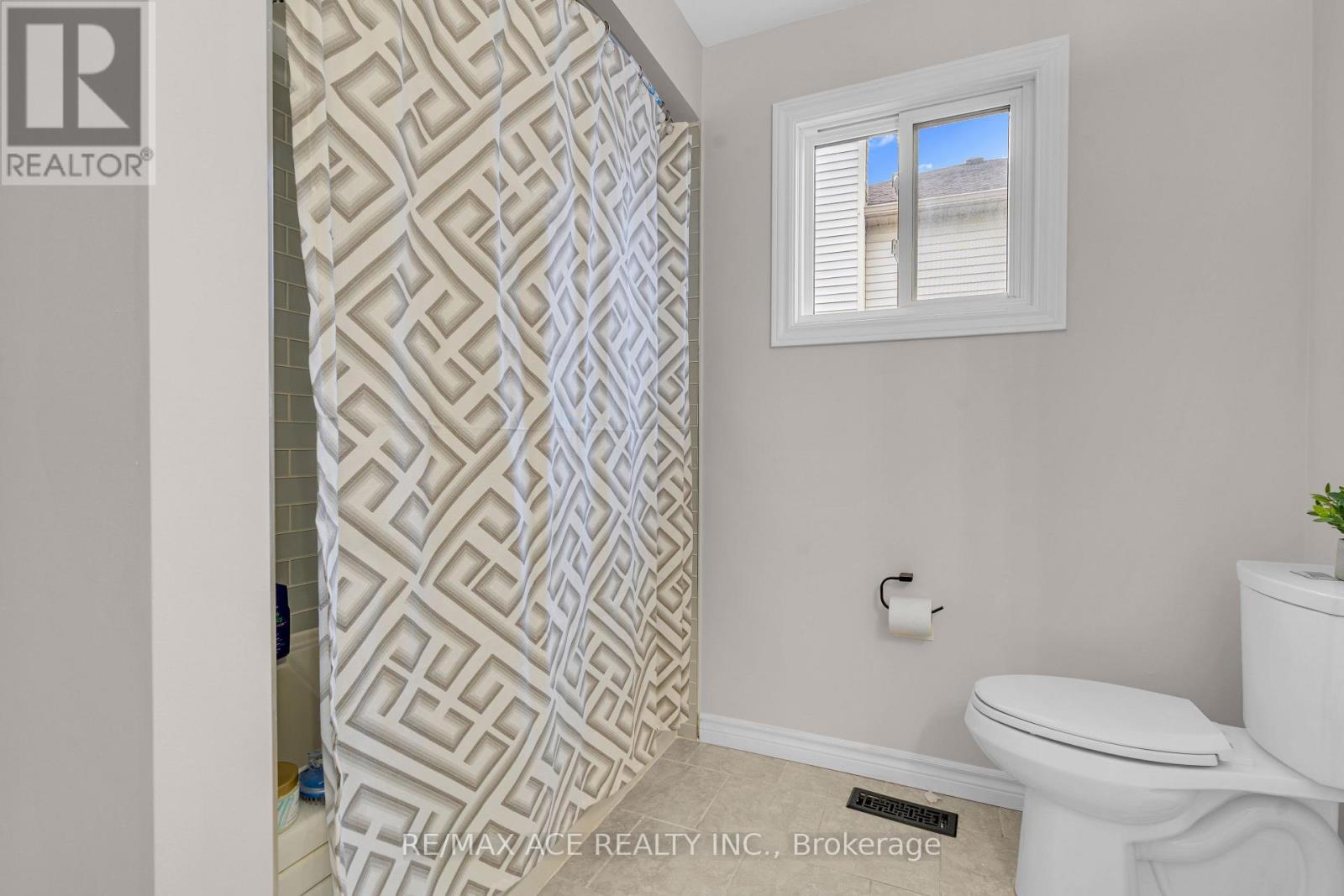 52 Foster Creek Drive, Clarington, Ontario  L1B 1G4 - Photo 27 - E12677834