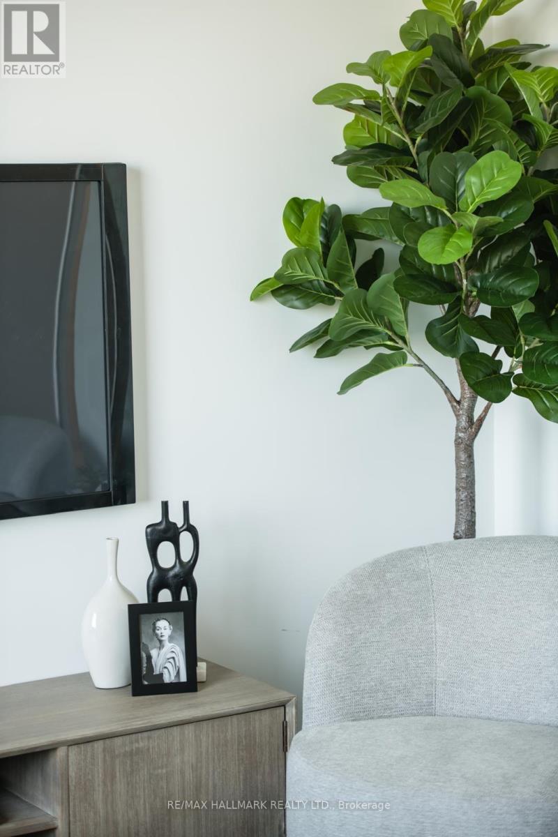 1 - 1483 O'connor Drive, Toronto, Ontario  M4B 2V5 - Photo 10 - E12677850