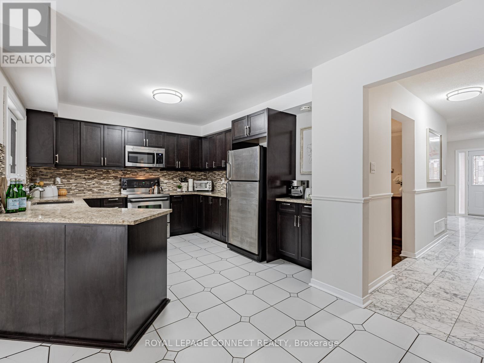 33 Meekings Drive, Ajax, Ontario  L1T 3N6 - Photo 14 - E12677878