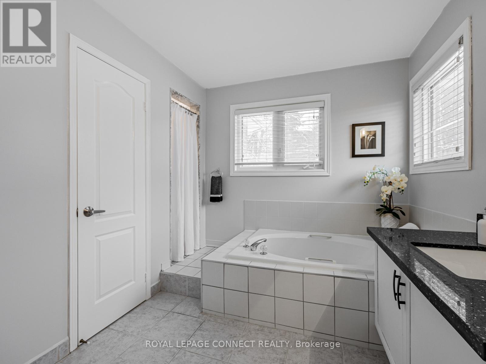 33 Meekings Drive, Ajax, Ontario  L1T 3N6 - Photo 25 - E12677878