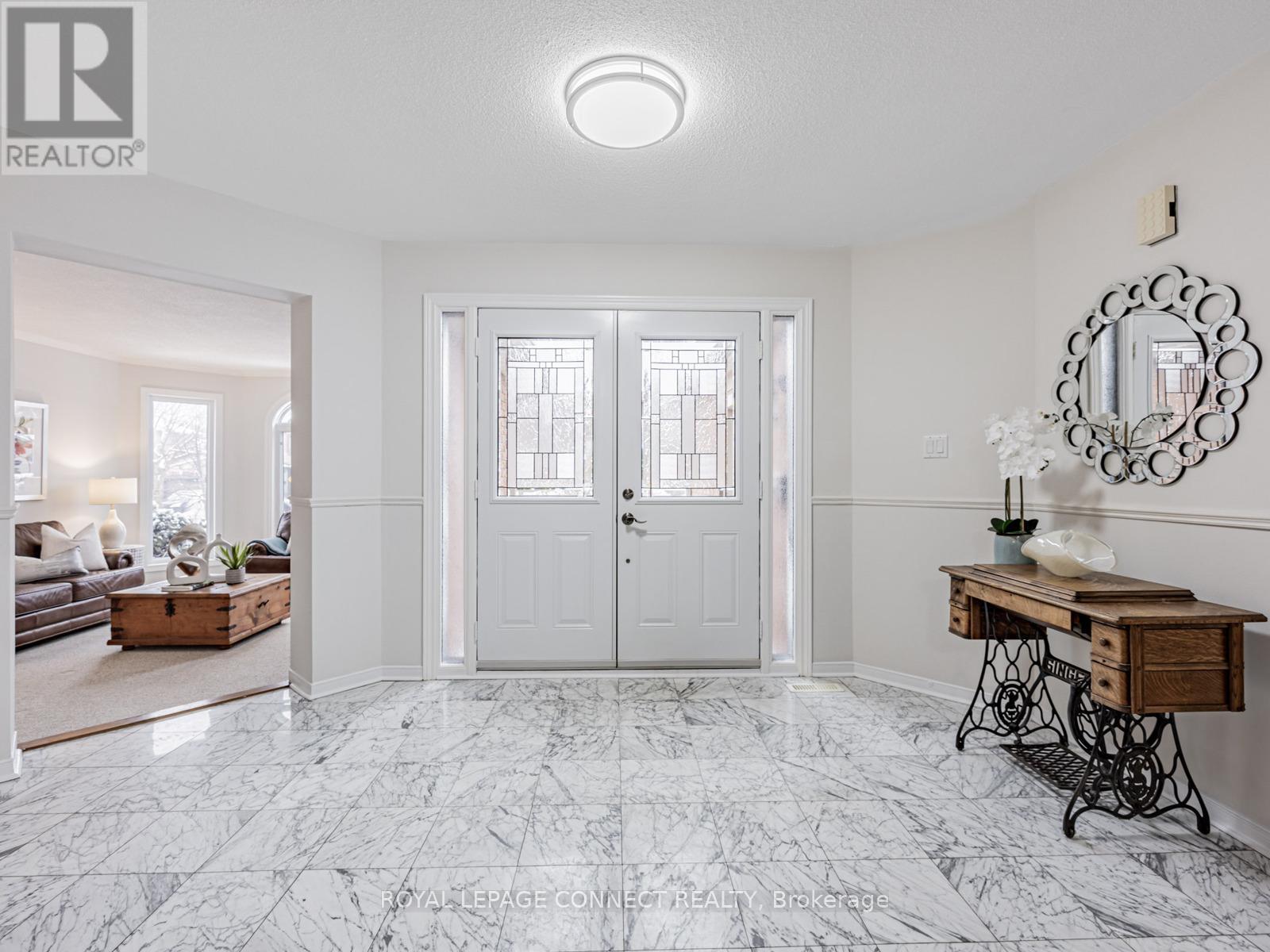 33 Meekings Drive, Ajax, Ontario  L1T 3N6 - Photo 4 - E12677878