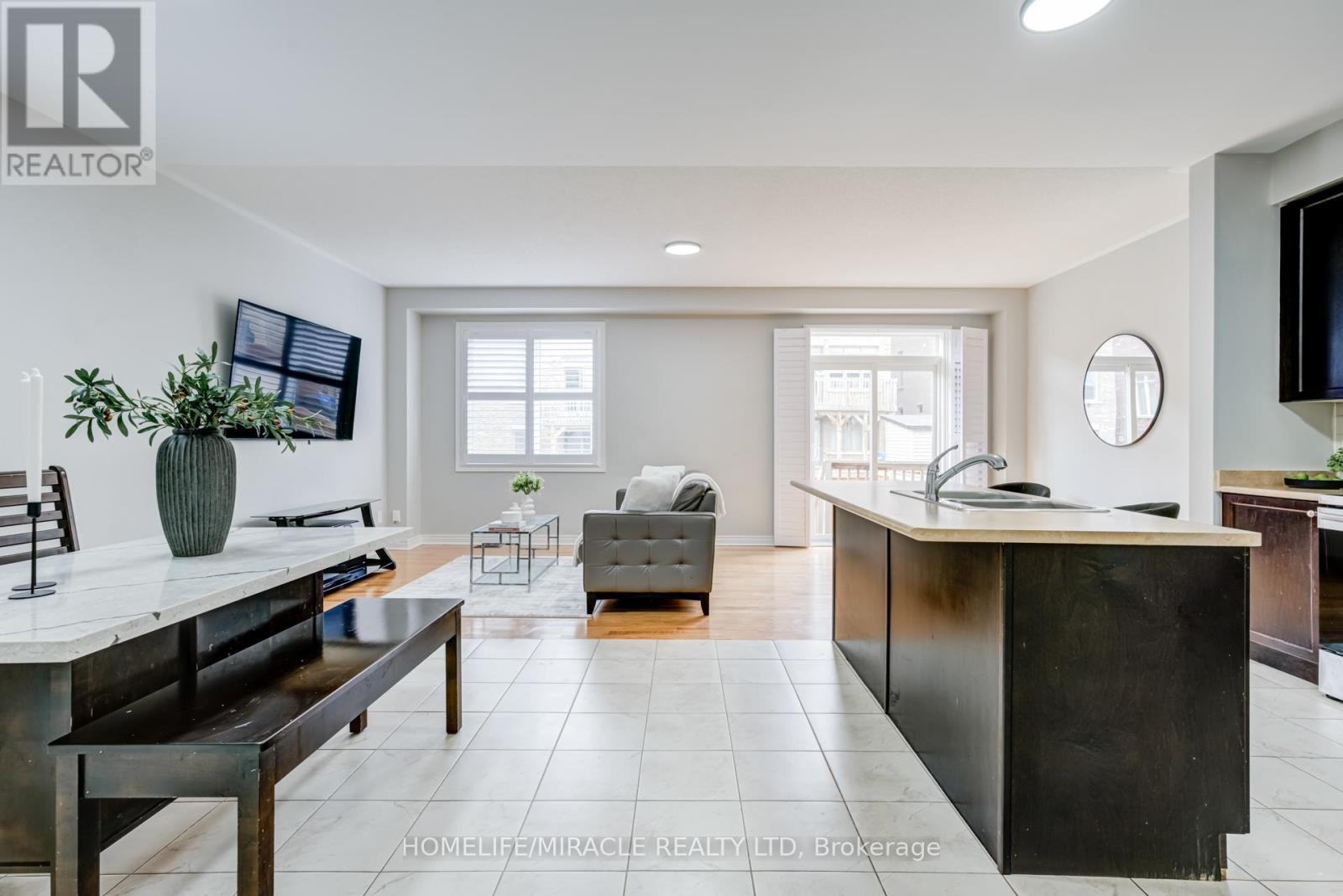 81 Willoughby Way, New Tecumseth, Ontario  L9R 0P4 - Photo 8 - N12677864