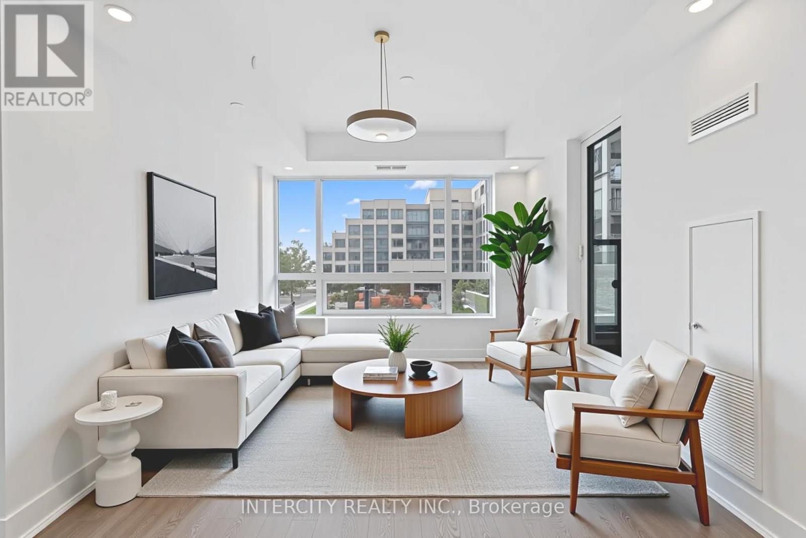 250 - 2075 KING ROAD, King, Ontario